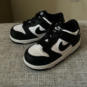 Toddler 8C panda dunks —good condition—-no box—a little snug